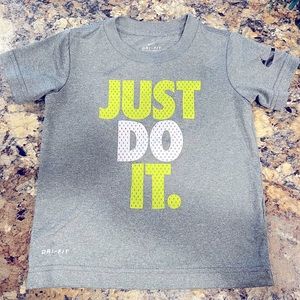 Nike T-shirt